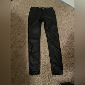 Rubber band stretch, black jeans size 28